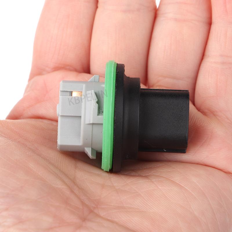 T20 7443 Bulb Holder for Dodge Turn Signal Light Socket Car Lamp Base Replacement 2PC