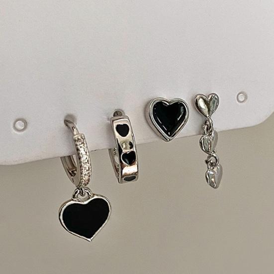1 Set Damen Ohrringe Süß Cool Gothic Mehrere Stile Elegant Geschenk Legierung Liebesherzförmig Creolen Hänge Stecker Ohrringe Set für Verabredungen