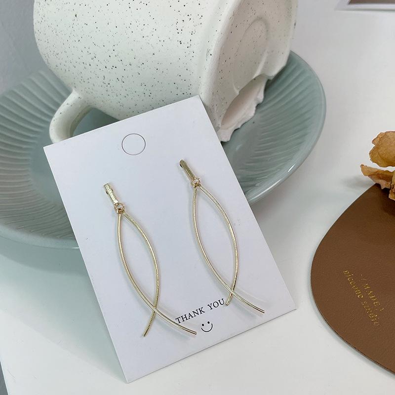 

Korean Metal Bar Tassel Stud Earrings - 2023 Fashion Statement