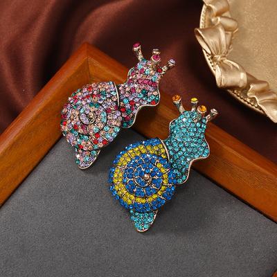 Vintage Delikat Design Full Krystall Rhinestone Snegle Spenne Brosjer For Kvinner Dame Kreativ Design Fest Bryllup Pins Merker