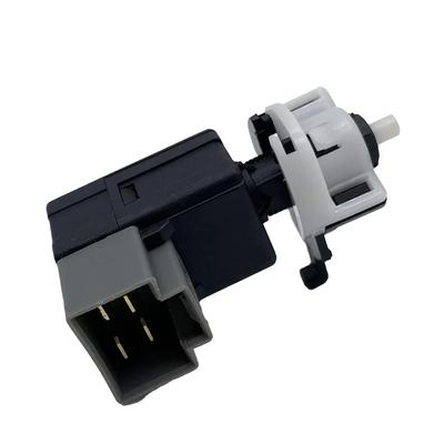 Appareils électriques pour voiture – Commutateurs