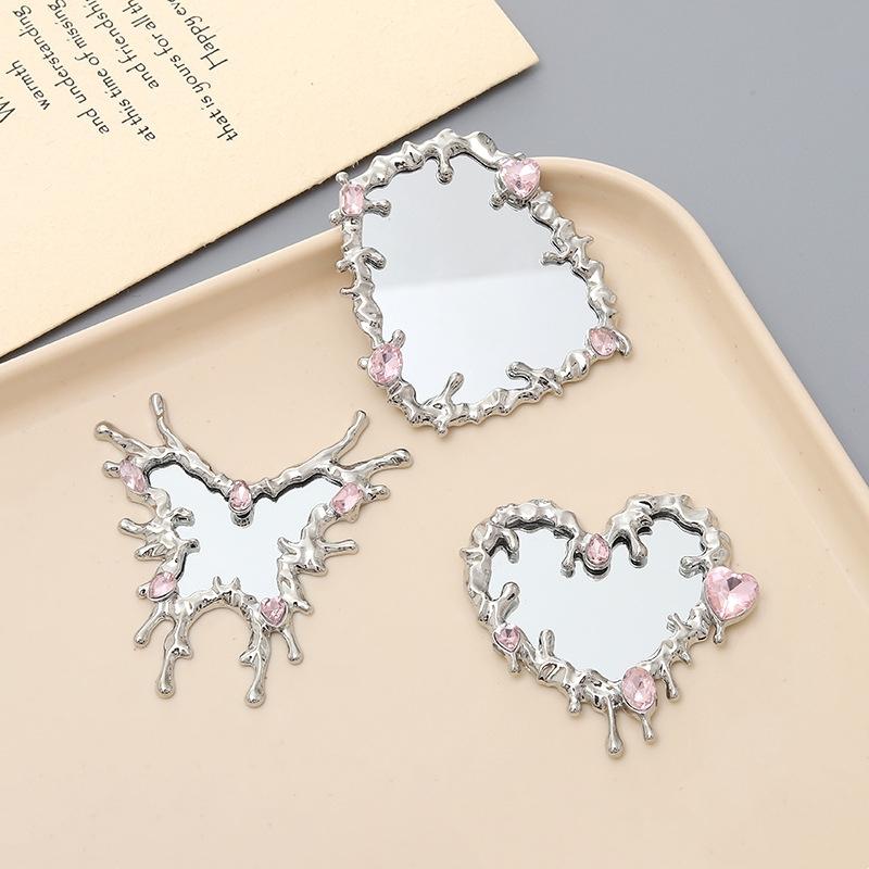 Sense of Advanced Butterfly Heart Shaped Girls Gem Make Up Mirror Liquid Metal Style Women Mini Portable Handheld Mirror