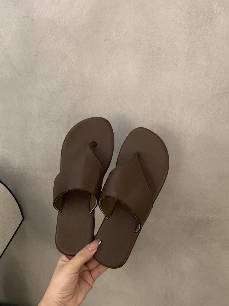 Niche flat-bottomed sandals women's shoes outer wear 2025 new summer fashion Roman shoes cool slippers beach shoes