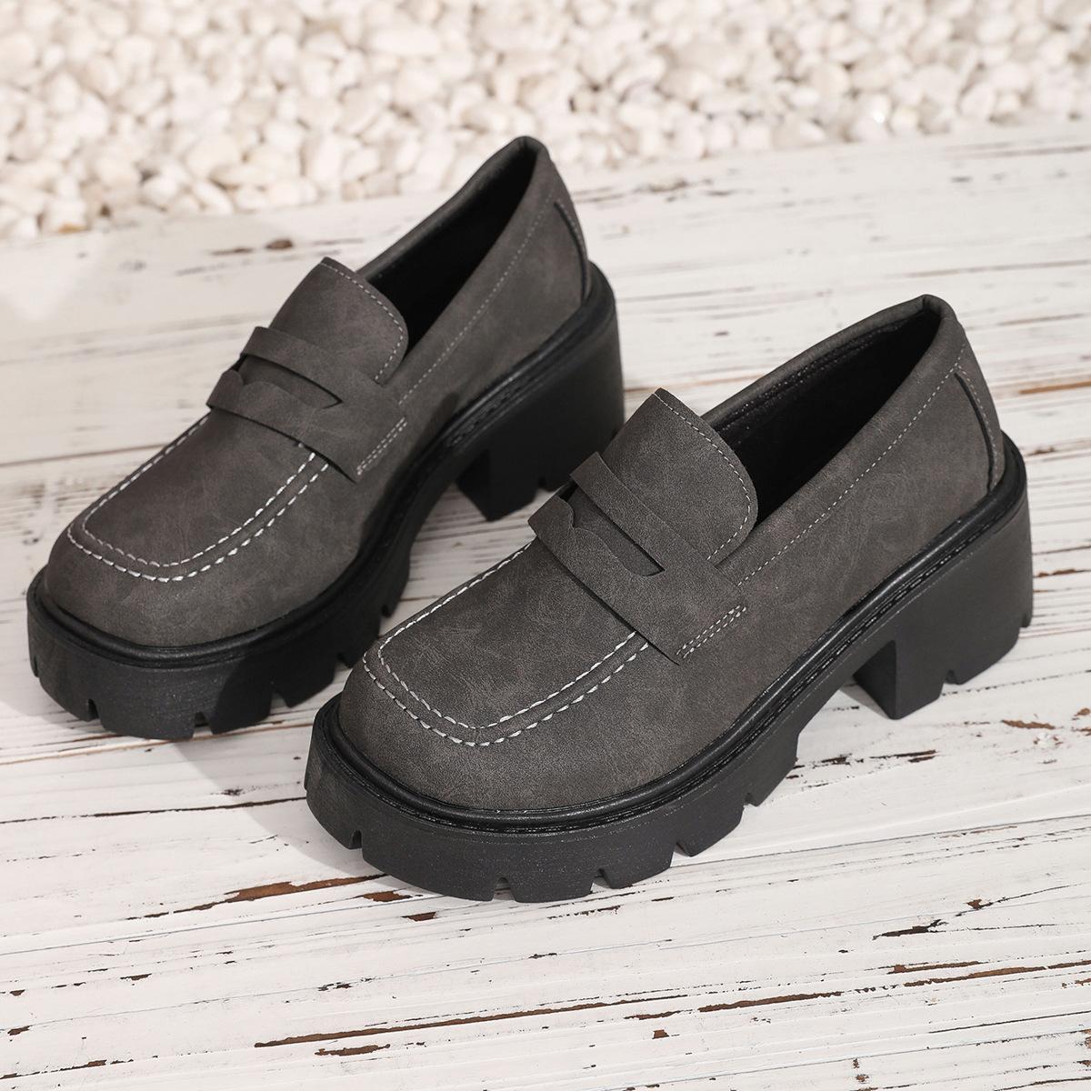 Большие размеры Британский стиль Лоферы Женские Осенние На массивной подошве Без шнуровки Низкие Туфли Офисные Повседневные Обувь Удобные Ходячие Туфли 43 серый 2670₽