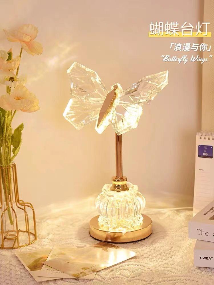 Table Lamp Retro Gold Acrylic Butterfly LED Desk Lamp Hotel Villa Art Decor LED Table Light Living Room Bedside LED Desk Lights