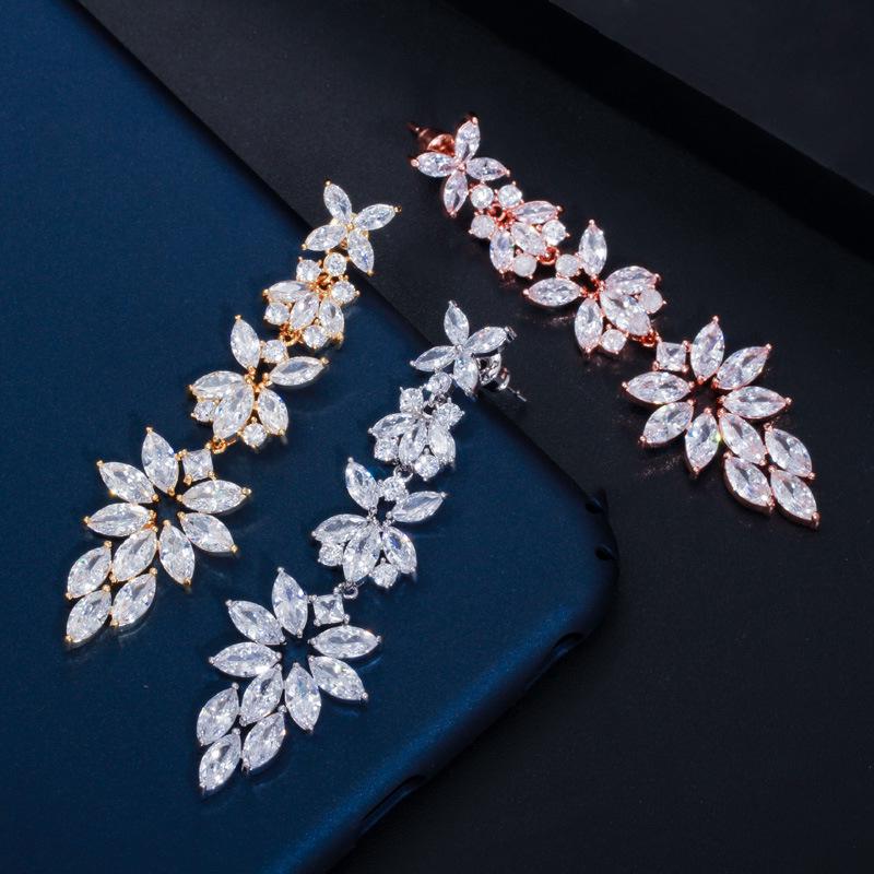 E0264 Lange Ohrringe mit Fransenblatt, Zirkonia-Ohrringe Hochzeitsaccessoires
