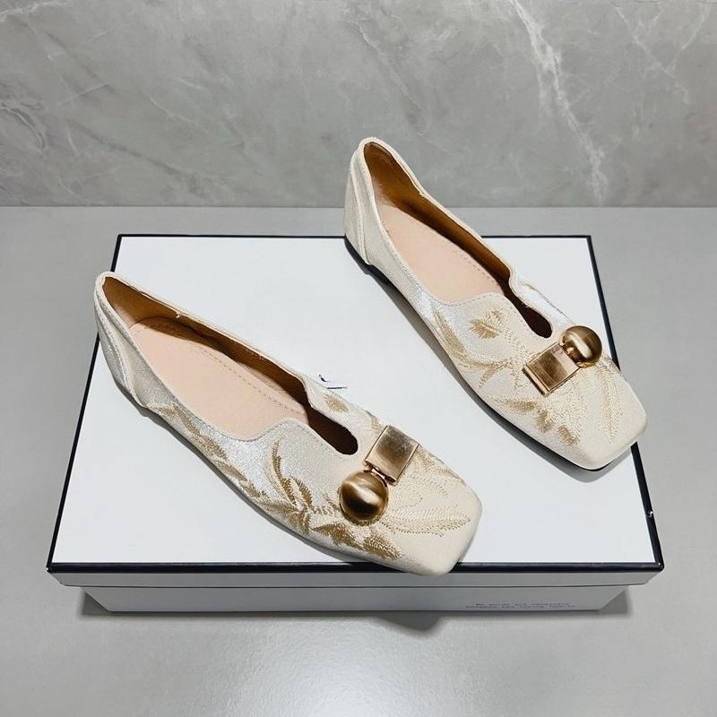 Scarpe basse ricamate da donna alla moda con punta quadrata, scollatura bassa, fibbia in metallo, suola morbida antiscivolo, scarpe basse