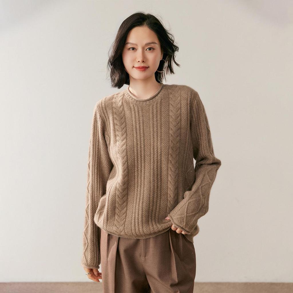 Women's European Style Cashmere Sweater - Round Neck, Thick, Loose Fit, Cable Knit with Diamond Pattern, Perfect for Autumn/Winter.