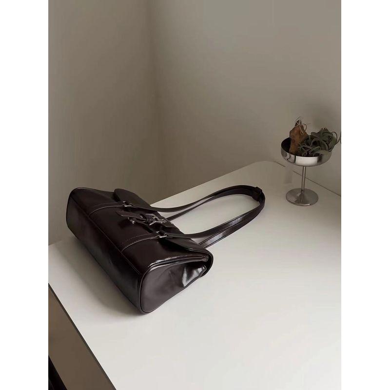 

Maillard Style Retro Fashion Portable Shoulder Bag 2025 Summer New Elegant Simple Underarm Bag Commuter Bag Curry