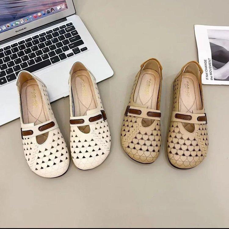 2025 new spring and summer large size retro ethnic wind cave soft sole women's shoes comfortable and versatile hollow women's sandals