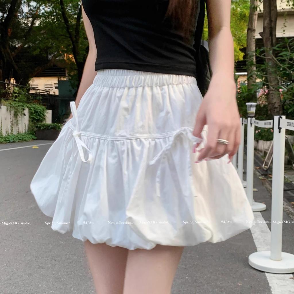 Dam Högmidjad A-linjeformad Vit Midikjol med Rosett & Blomknoppsdesign