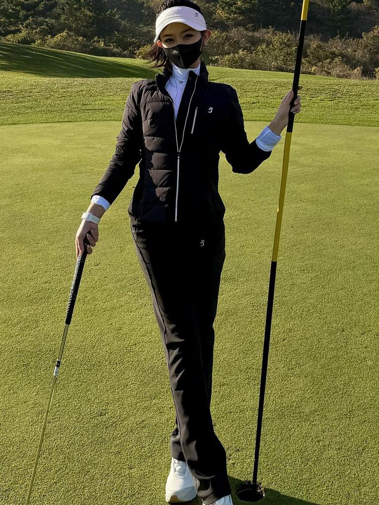 TASHI GOLF Women's Winter Warm Slimming Down Jacket & High Waist Fleece Pants Set