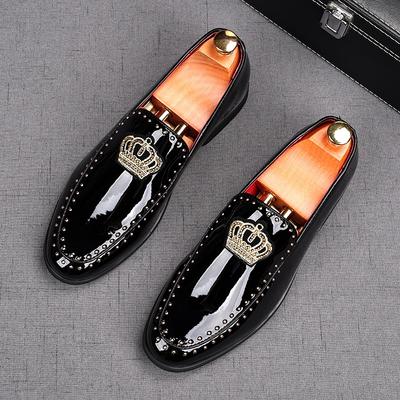 Fashion Fashion Men's Black Rivet Embroidery Patent Leather Oxford Flats Casual Shoes Male Homecoming Wedding Dress Zapatillas Hombre