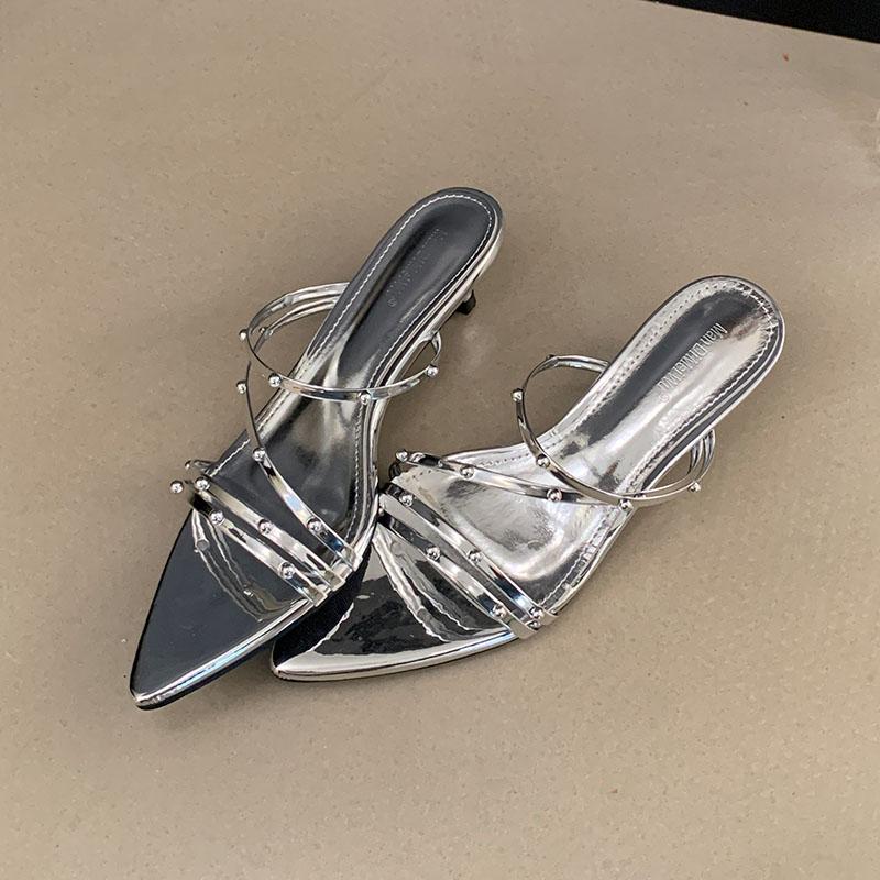 Fashion Footwear Low Heel Ladies Slippers Shoes Pointed Toe Fashion Metal Rivet Women Heeled Slides Slippers Female Sandals Shoes Pumps