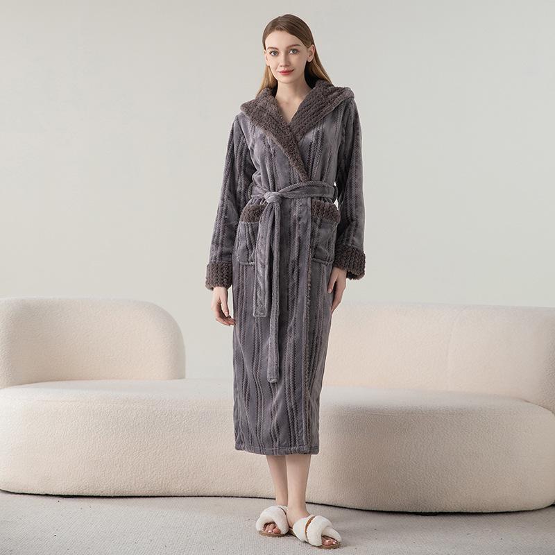 In-Stock Extra Long Hooded Jacquard Velvet Women's Bathrobe and Pajamas for Autumn/Winter