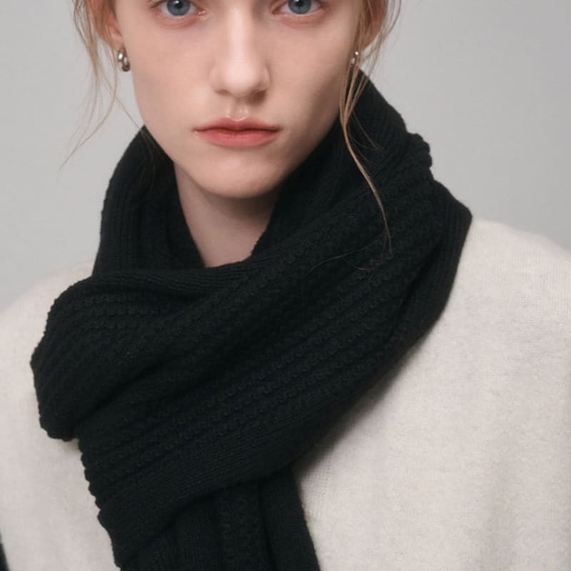 

Saint Luxure Soft Leaf Muffler Black BLACK