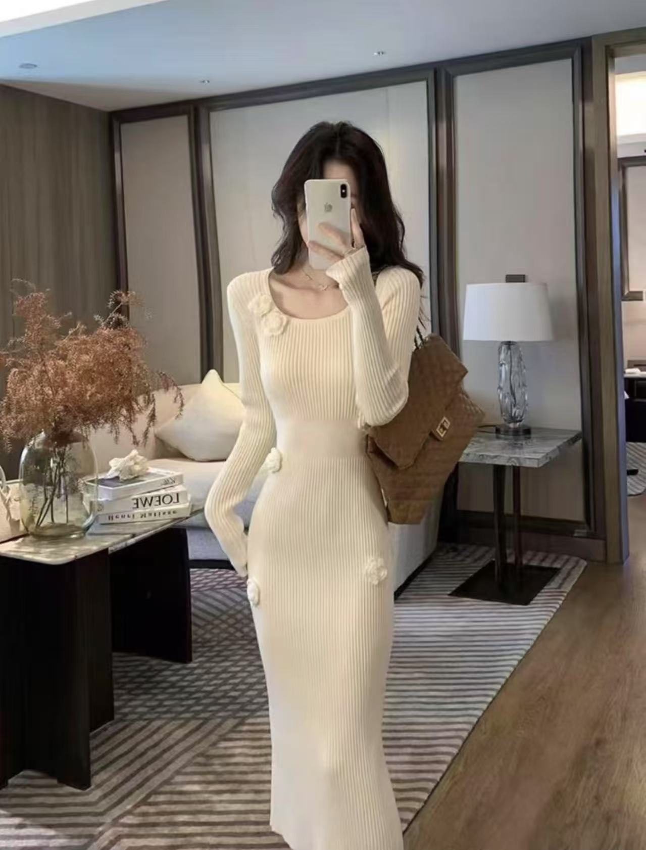 

Retro three-dimensional flower knitted dress for women s autumn and winter new temperament outside and inside pullover sweater for women One Size