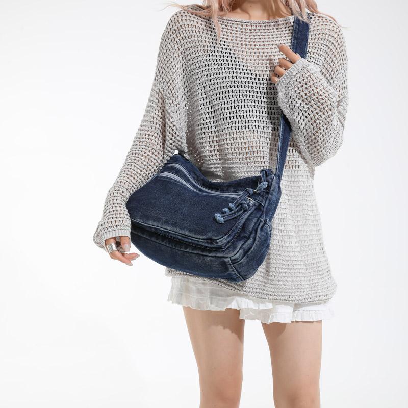 Vintage Style Denim Shoulder Bag for Women, Retro Blue Jean Crossbody Handbag, Cute Grunge Alt Gift for Teen Girls, for School