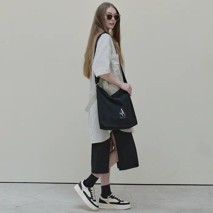 Canvas Logo Square Bag - Black