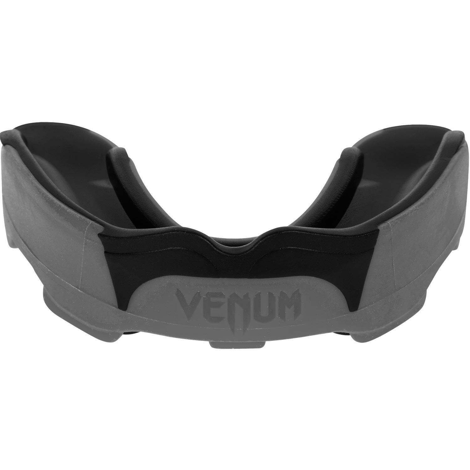 

Загубник VENUM Predator (Серый/черный)