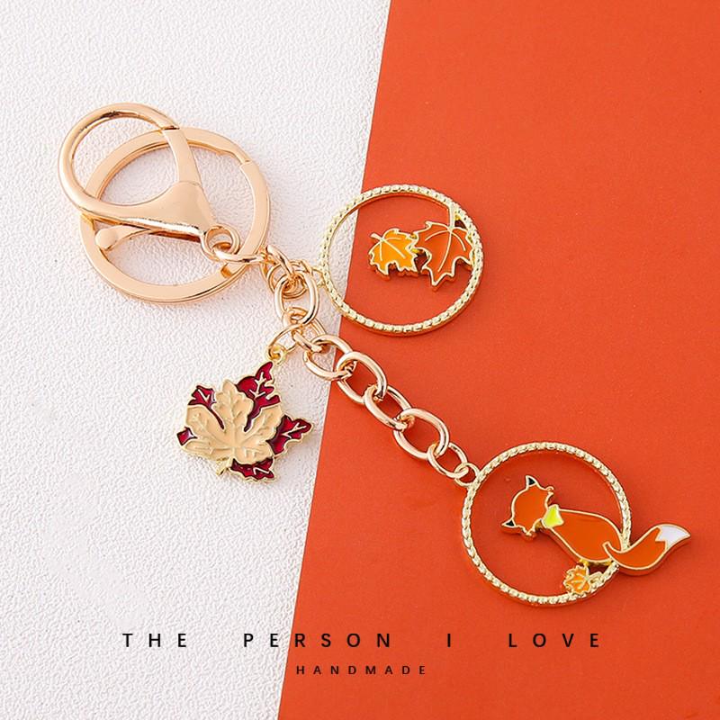 Handmade Maple Leaf Drip Oil Keychain Pendant – Perfect Gift for Bestie or Couple