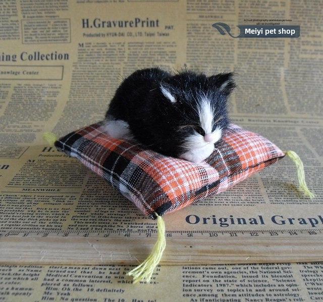 

Набор для симуляции кошки: Четыре набора с пятью фигурками кошек и аксессуарами - Тема черной кошки