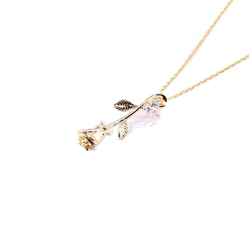 

Qixi Festival Couples Fashion Rose Pendant 18K Titanium Steel Women s Necklace розового золота