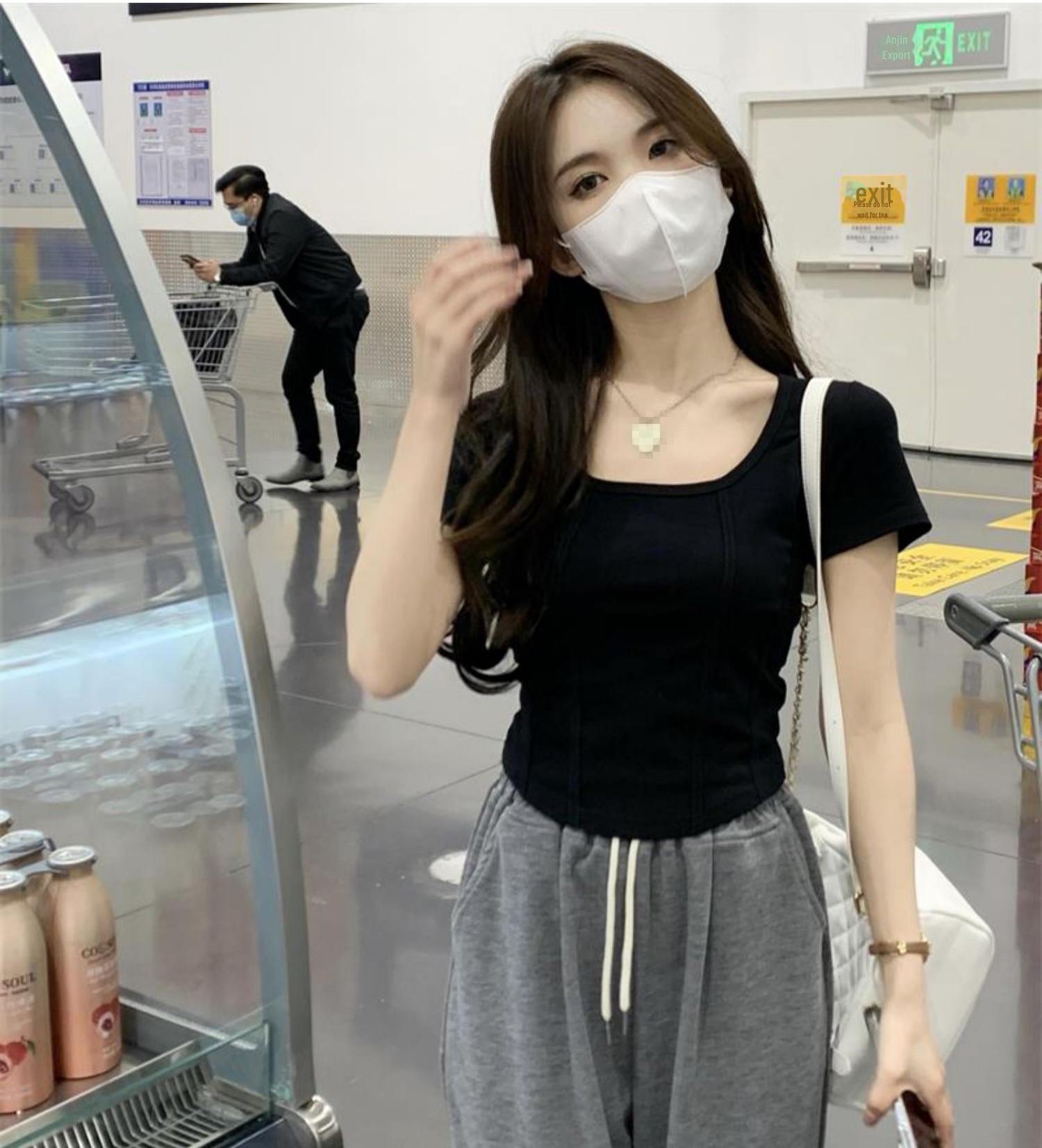 

2024 Футболка Slim Fit Square Collar для женщин - Летний топ в корейском стиле с короткими рукавами Extra Large чёрный