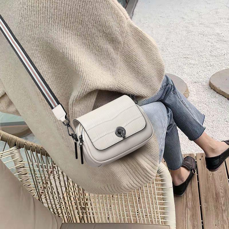 

Leather bag women s bag summer new fashion messenger bag women s broadband fish pattern shoulder small bag luggage