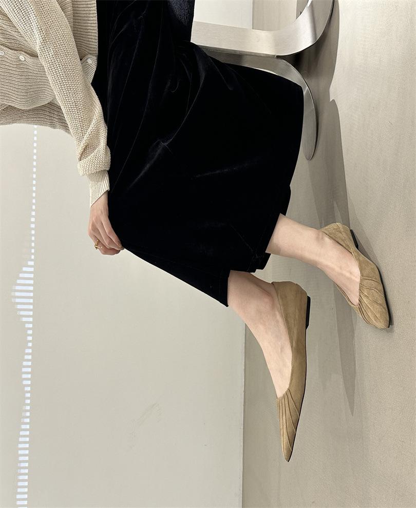 

French Xiaoxiangfeng high heels pointed single shoes women s 2025 spring and autumn new thin heel temperament women s shoes low heel work shoes 39 хаки