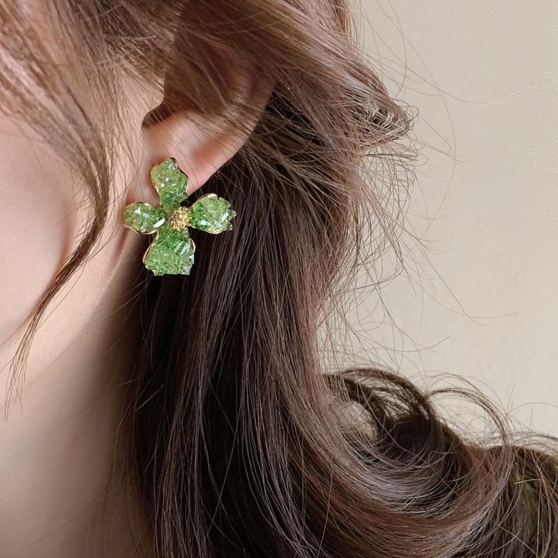 Fresh and Gradual Change of Color Crystal Flower Summer Earrings New Trendy Niche Design Stud Earrings Women's Earrings