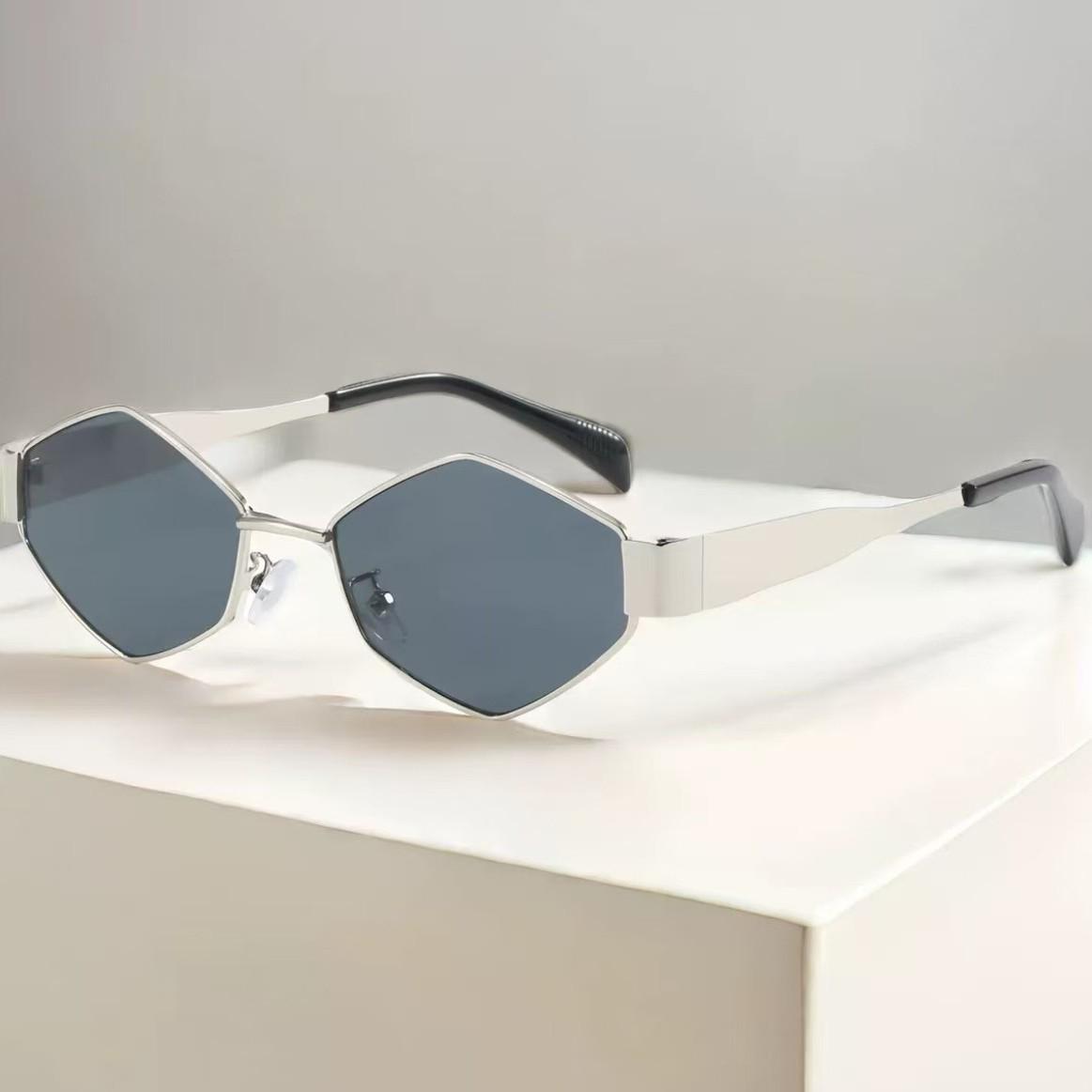

2024 Women s Retro Rhombus Polarized Sunglasses - Street Style Hot Pick