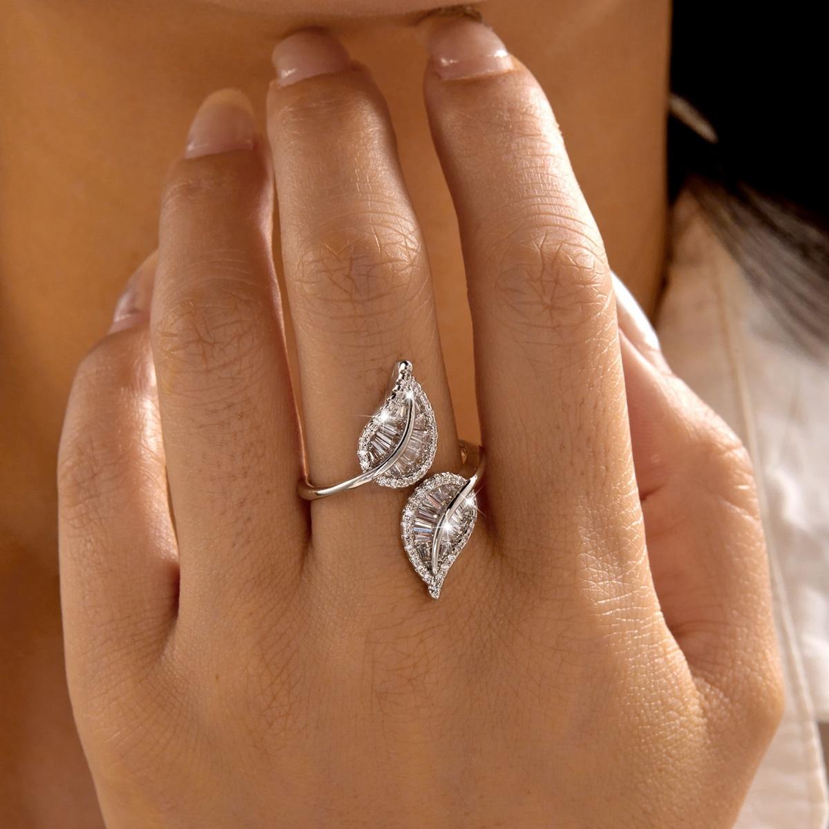 

Vintage Elegant Leaf Inlaid CZ Zircon Opening Rings For Women Men Delicate Shiny Feather Finger Ring Party Wedding Bands Jewelry