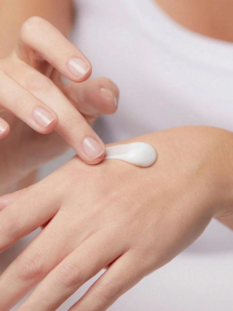 2pcs/Box Moisturizing Lip & Hand Care Set - Plumping Lip Balm + Anti-Cracking Hand Cream, Portable