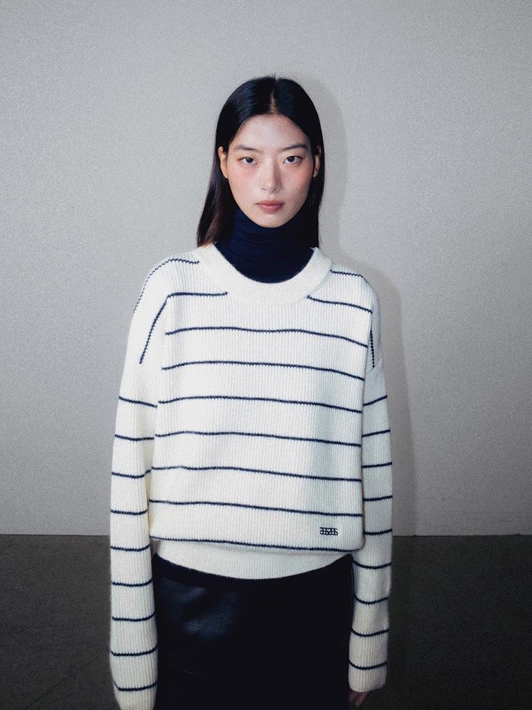 Aenhacheu Stripe Round Knit Ivory