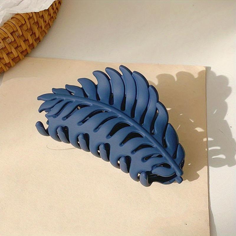 Autumn Leaf Shape Hair Clips Large Hair Claws Solid Frosted Large Hair Clip Girls Versatile Hair Accessories Hair Clip for Women