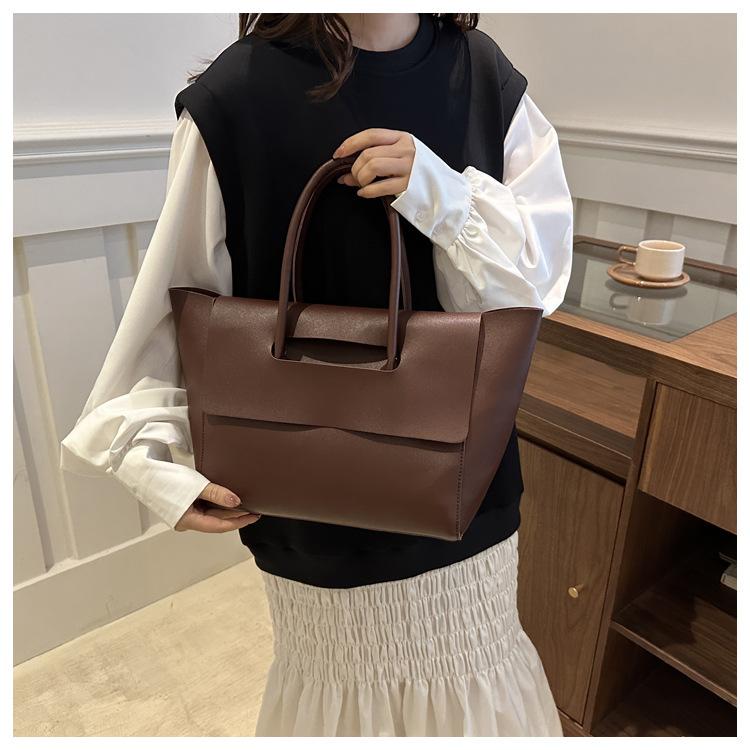 Large Capacity Tote Bag for Women Soft Faux Leather Shoulder Handbag Stylish Commute Bag Trendy Daily Outing Purse KTB