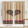 2er-Pack Stilvolle Holzmaserung und Buntes Leopardenherz Vorhänge Flaches 2D-Druckdesign Lichtfilternder Stoff Schlafzimmer Wohnzimmer