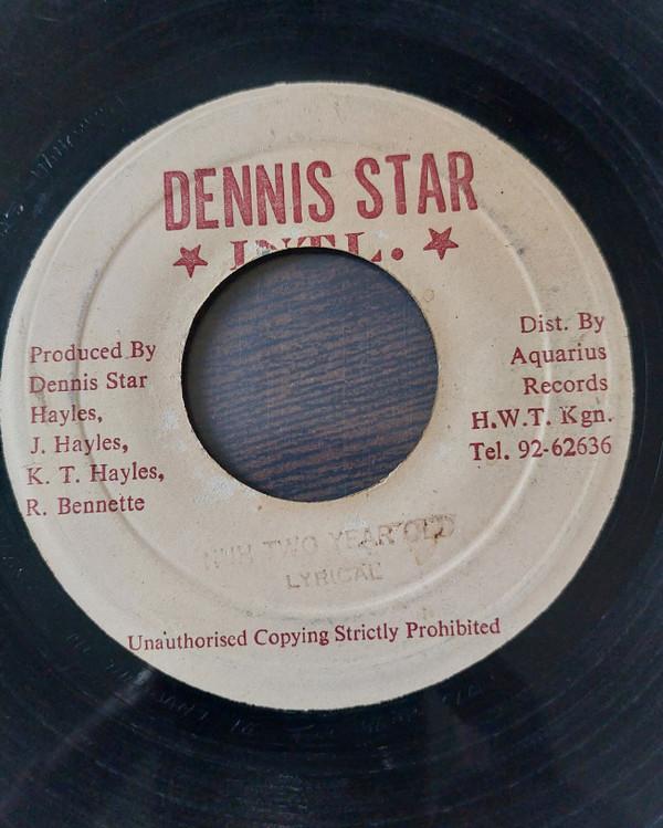 

7-дюймовая пластинка LYRICAL Nuh Two Year Old NONE Dennis Star Int Ямайка Регги Ска Даб Б/У