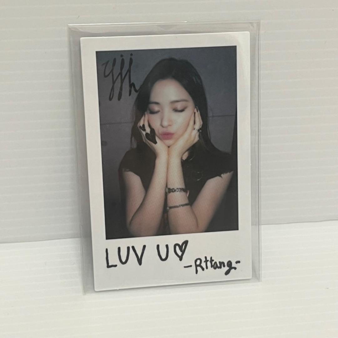 

[USED] ITZY Ryujin Instax-style trading card autograph