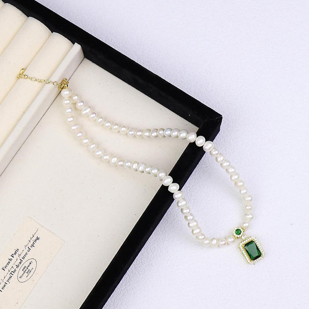 High-End Freshwater Pearl Necklace with Emerald Pendant - Women's Elegant Choker Gift