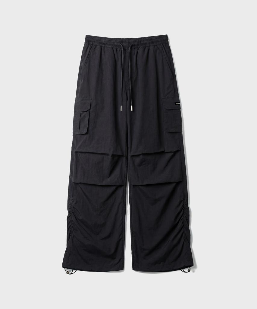 Maseumaluljeueopaeleol Essential Parasuit Shirring Cargo Pants_Black