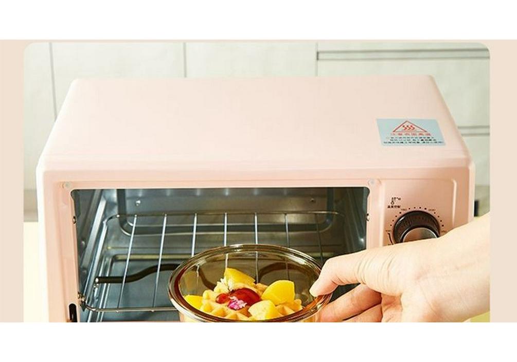 Microwave & Oven-Safe Luxury Glass Plate for Baking, Steaming, and Serving.