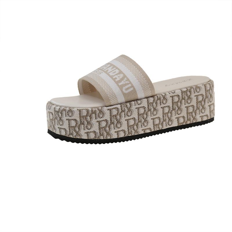 

Holiday outer slippers girl 2025 summer new fashion letter embroidery low heel one-word drag fairy wind cool slippers 35