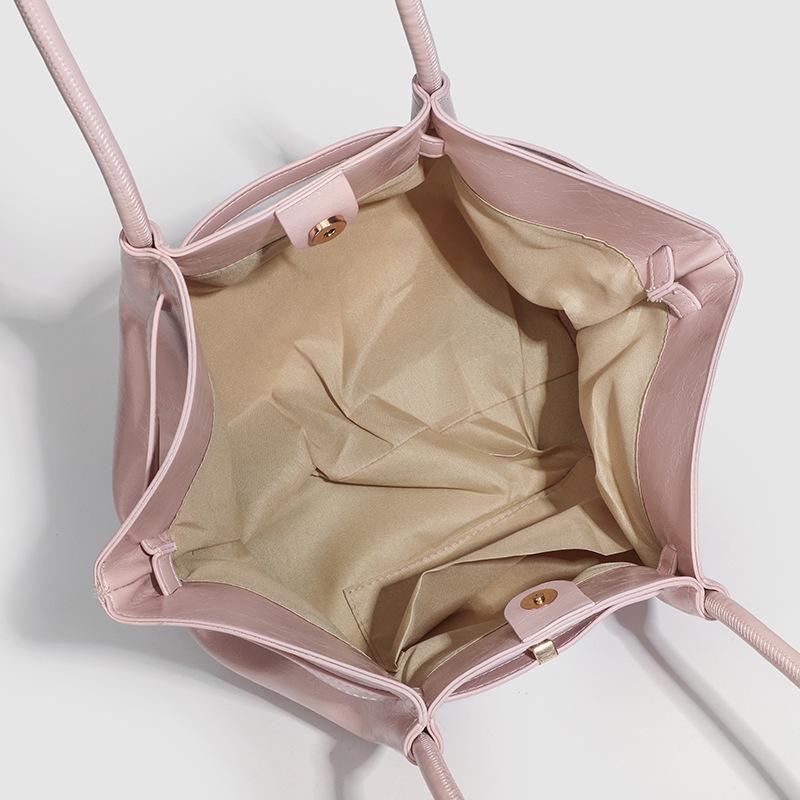 This Is A Versatile, Large-capacity, Casual and Simple Single-shoulder Bag for Daily Commuting