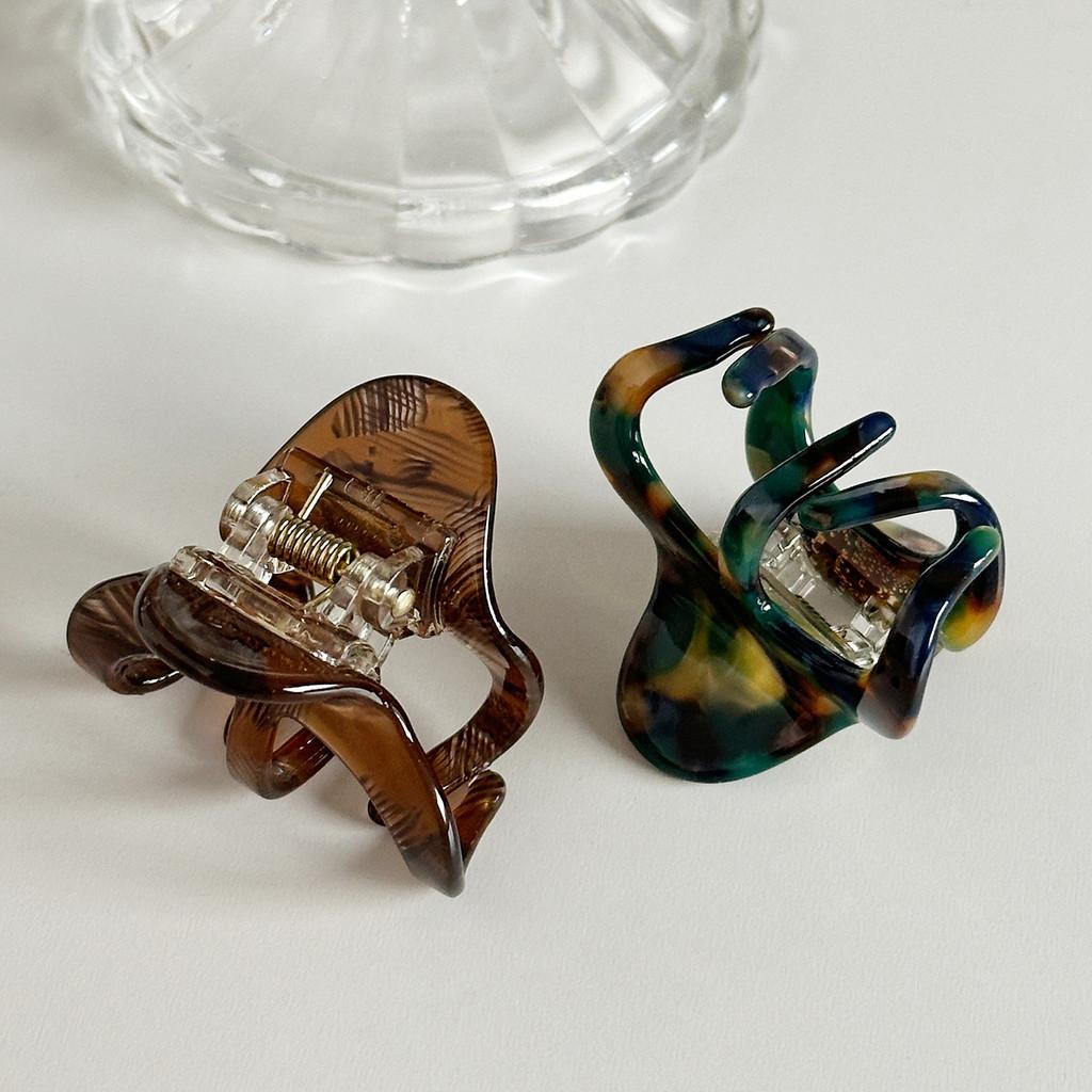 Elegant Korean Design Small Hair Claw Clip Chic Classy Hair Accessory Perfect For Everyday Use