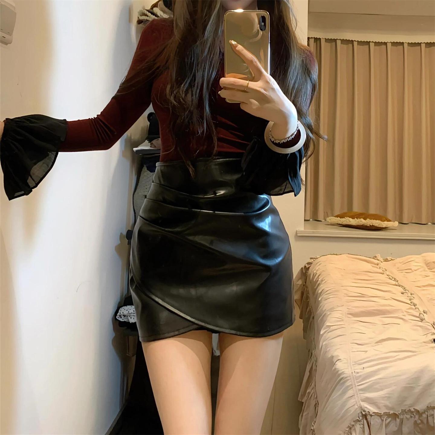 

Plus Size Black Pleated Leather A-line Mini Skirt - High Waist, Slimming, Hip-Covering for Autumn & Winter 3XL
