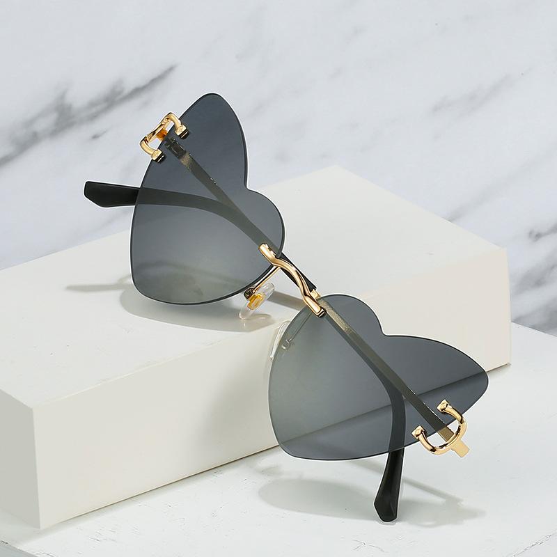 Spring Love Sunglasses, Personalized Heart-Shaped Glasses, Street Photography Trendy Sunglasses For Women