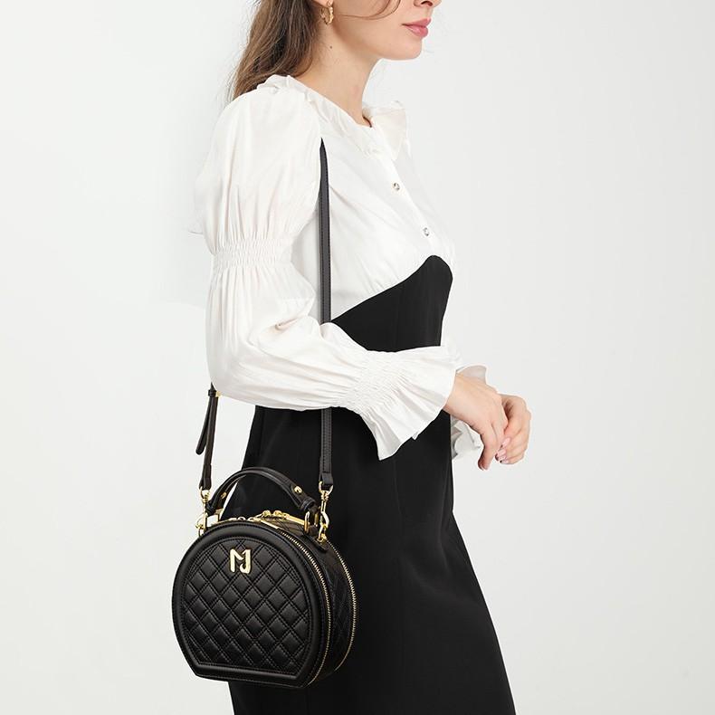Bolso de mano Lingge para mujer, nuevo nicho, ideal para el día a día, bolso pequeño redondo de mano, bolso bandolera versátil y de alta gama.