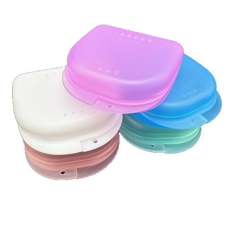 Frosted Orthodontic Retainer Case with Vents: Portable Dental Storage for Grinding Teeth